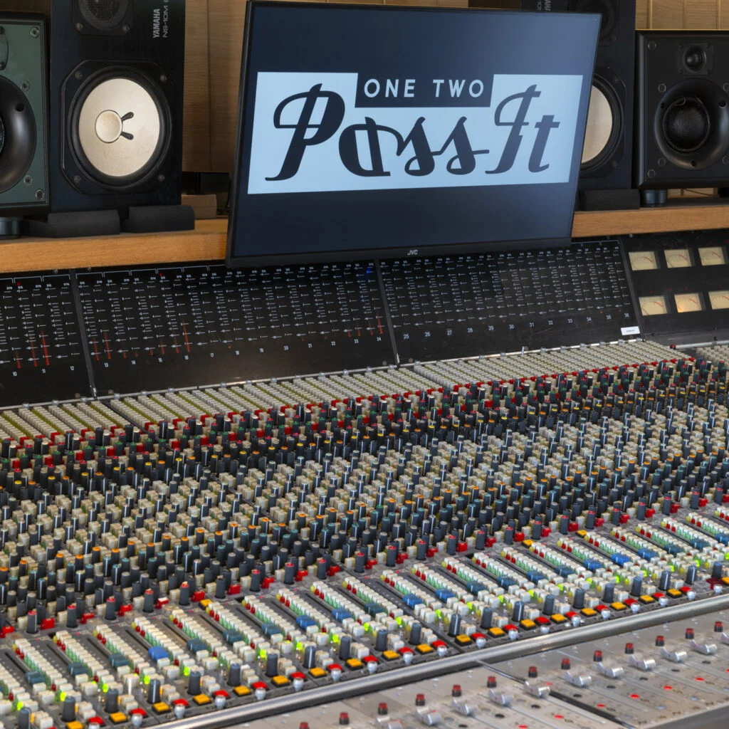One-Two-Pass-It-South-the-neve-console-1024x1024